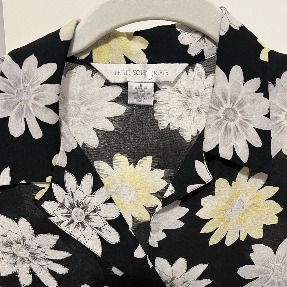 Daisy Button Up - Picture 2 of 3